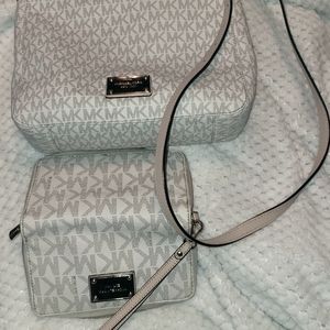 𝘔𝘪𝘤𝘩𝘢𝘦𝘭 𝘒𝘰𝘳𝘴 𝘤𝘳𝘦𝘢𝘮 𝘤𝘳𝘰𝘴𝘴 𝘣𝘰𝘥𝘺 𝘱𝘶𝘳𝘴𝘦 𝘴𝘦𝘵